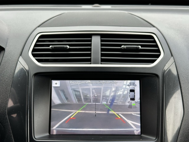 Vehicle image 13 of 32