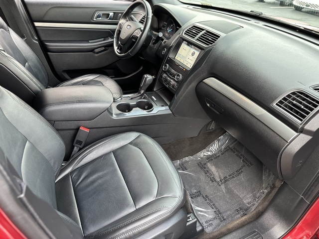 Vehicle image 27 of 32