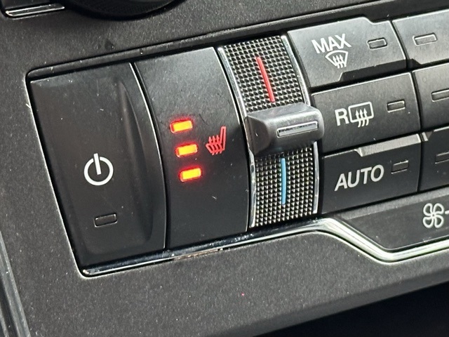 Vehicle image 15 of 32