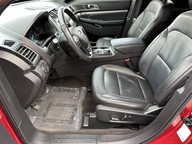 Vehicle image 8 of 32