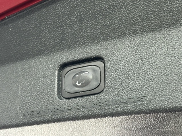 Vehicle image 24 of 32
