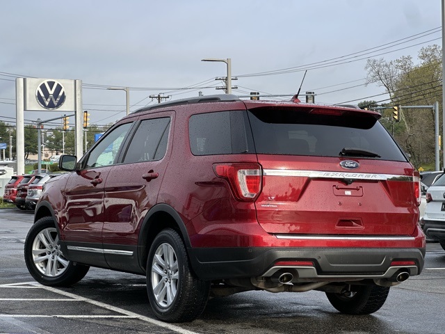 Vehicle image 4 of 32