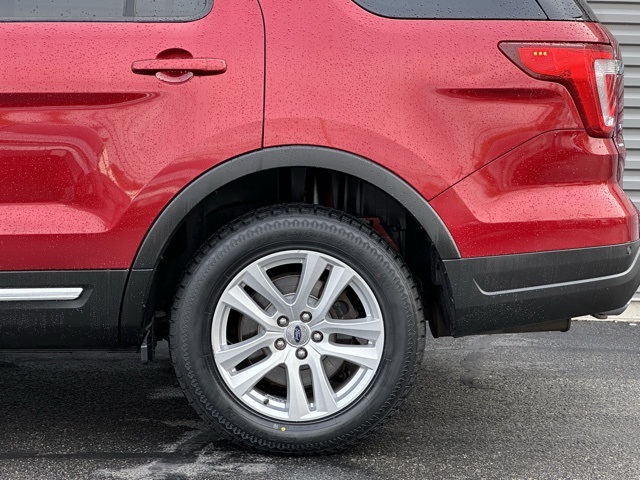 Vehicle image 30 of 32