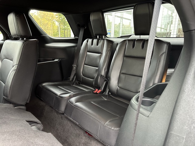 Vehicle image 20 of 32