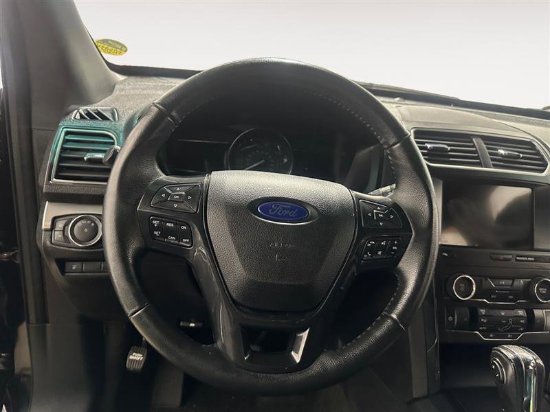 Vehicle image 12 of 15