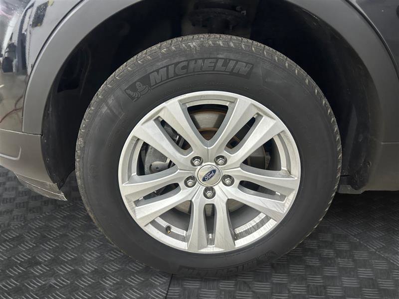 Vehicle image 8 of 15