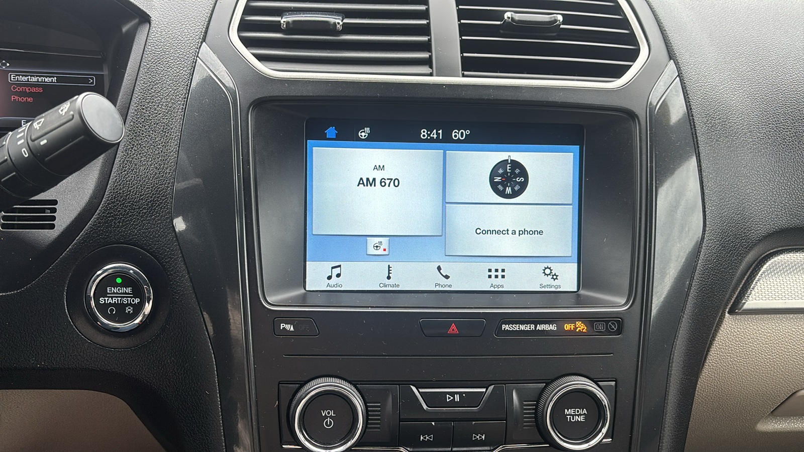 Vehicle image 17 of 31