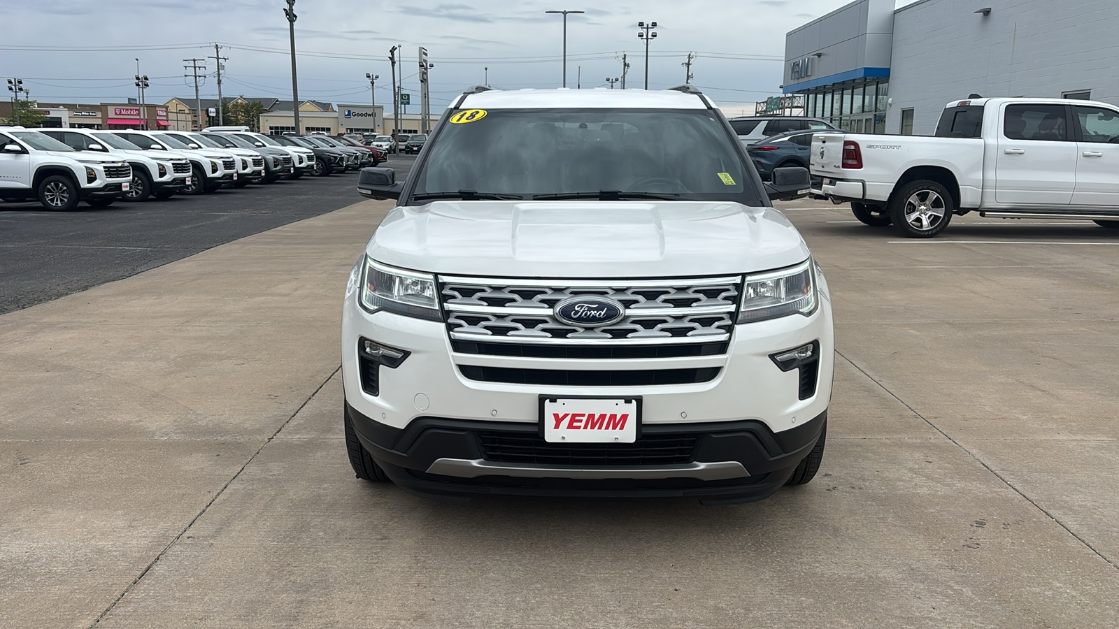 Vehicle image 4 of 31