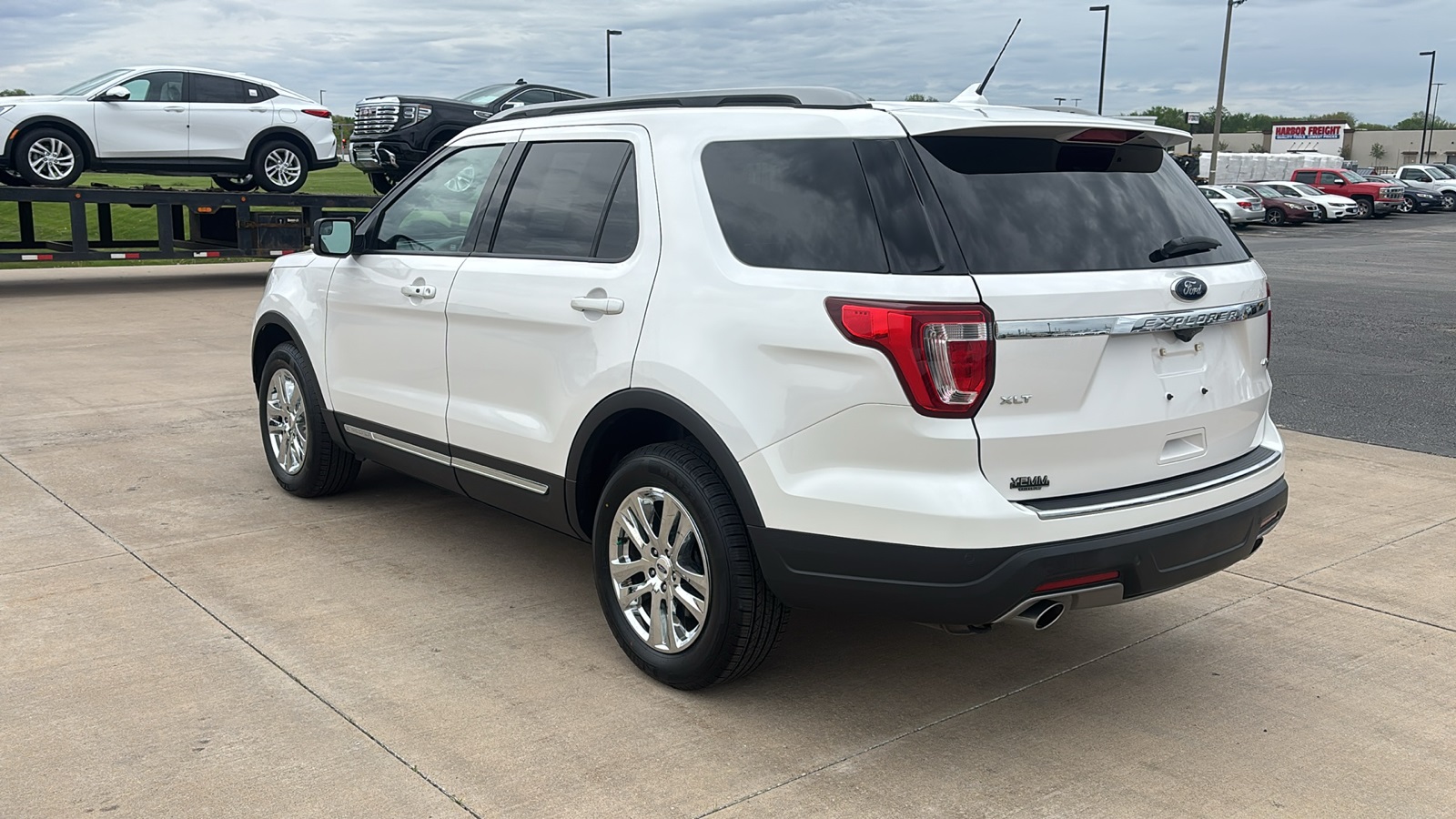 Vehicle image 8 of 31