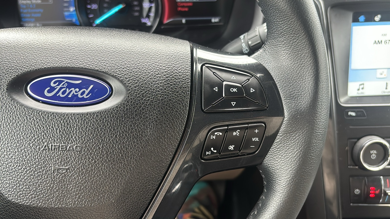 Vehicle image 16 of 31