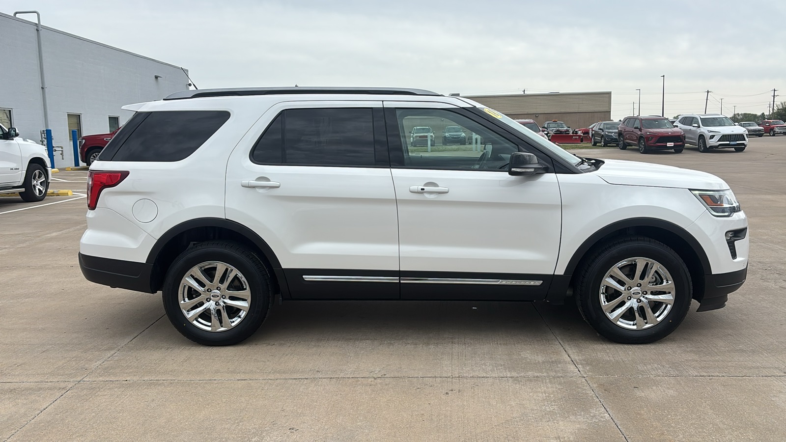 Vehicle image 7 of 31