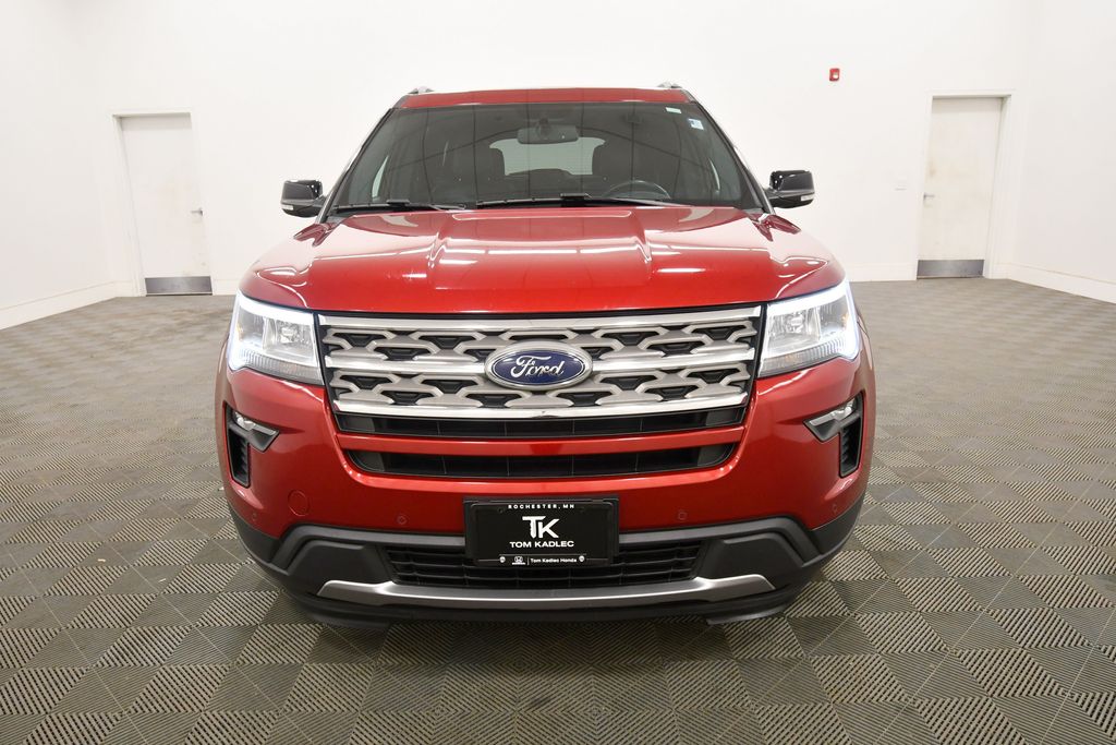 2018 Ford Explorer XLT Image 3 of 31