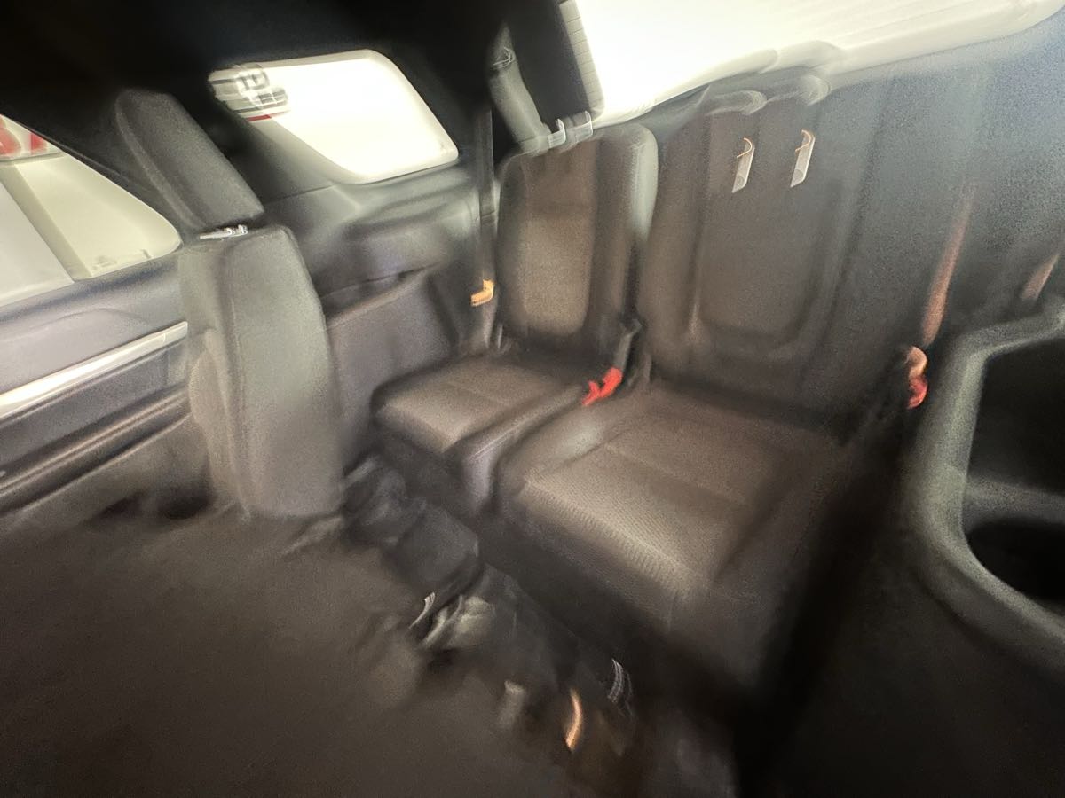 Vehicle image 26 of 43