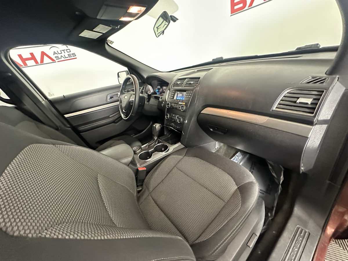 Vehicle image 21 of 43