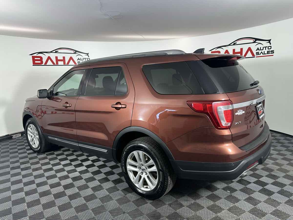 Vehicle image 8 of 43