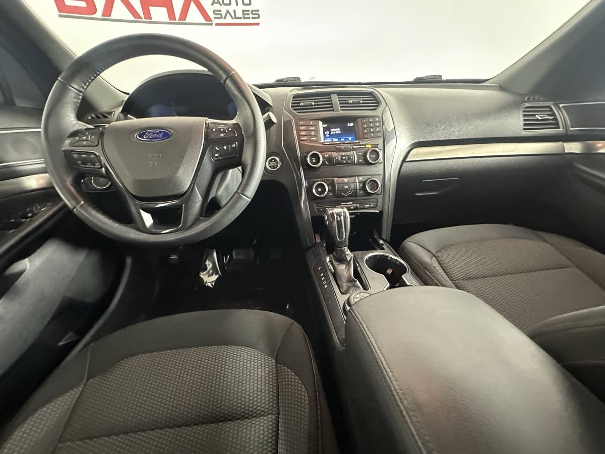 Vehicle image 27 of 43