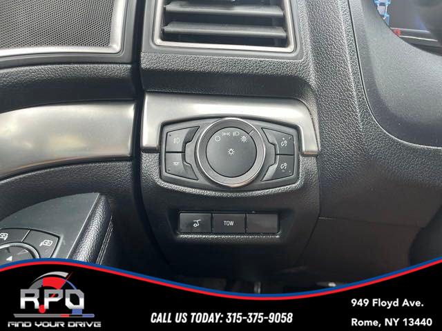 Vehicle image 29 of 32