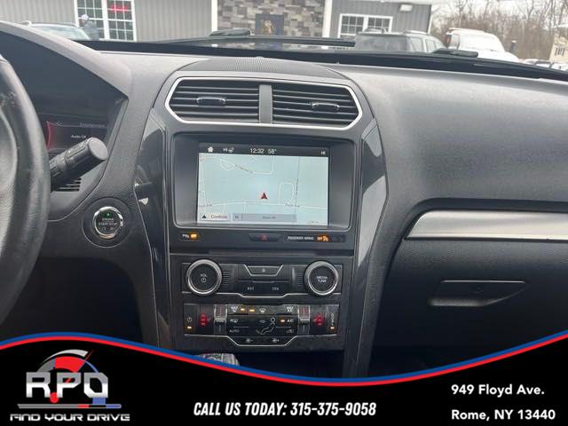 Vehicle image 26 of 32