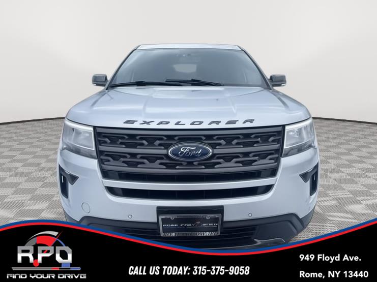 Vehicle image 4 of 32
