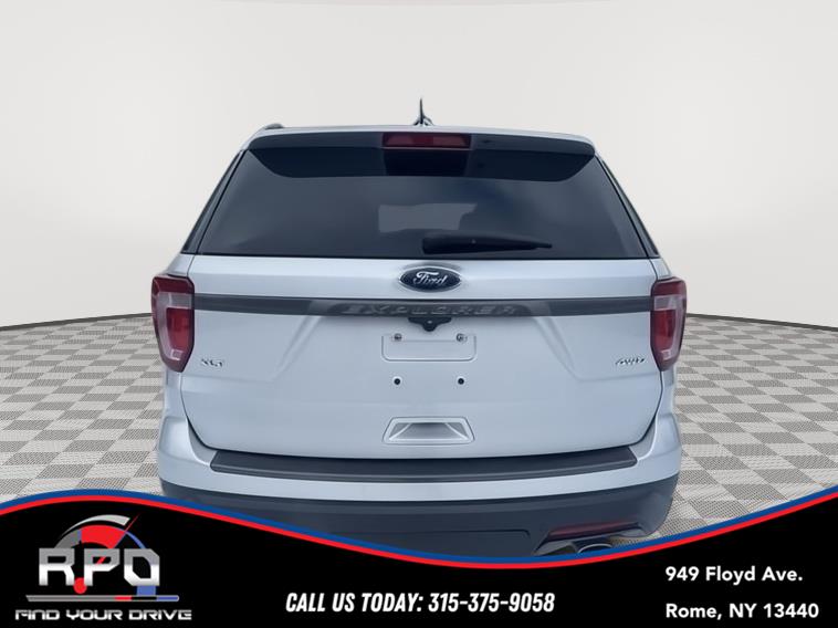 Vehicle image 5 of 32
