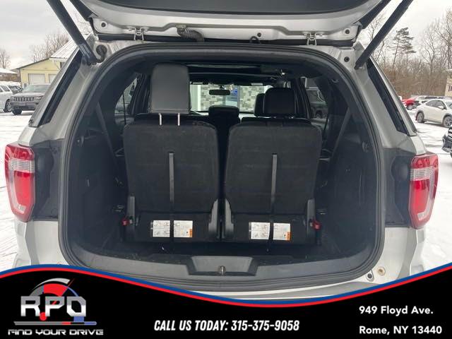 Vehicle image 19 of 32