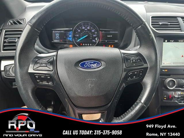 Vehicle image 25 of 32