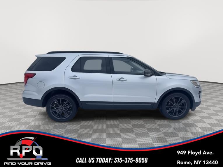 Vehicle image 7 of 32