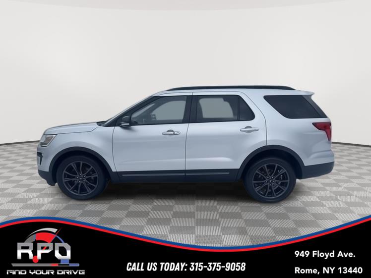 Vehicle image 2 of 32