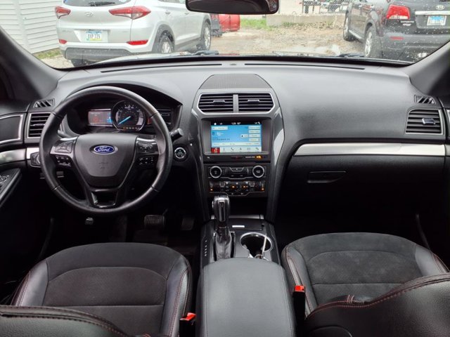 Vehicle image 9 of 25