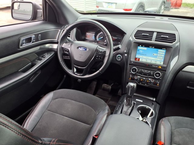 Vehicle image 12 of 25