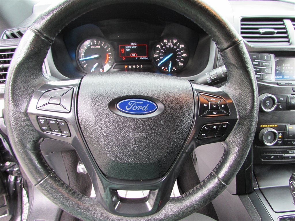 Vehicle image 13 of 22