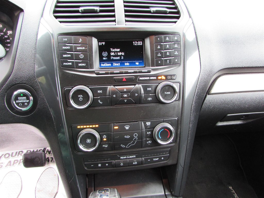 Vehicle image 14 of 22
