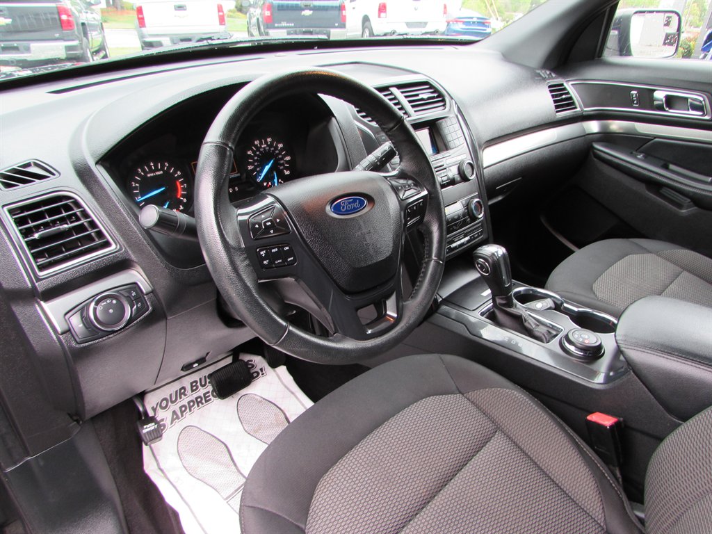 Vehicle image 11 of 22