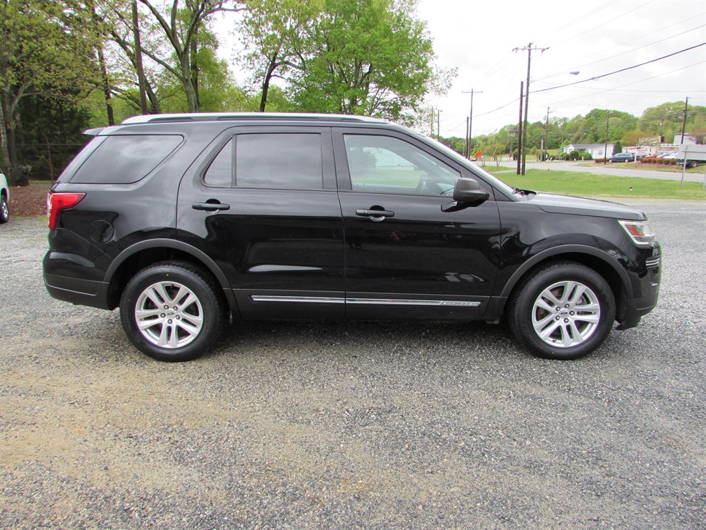 Vehicle image 5 of 22