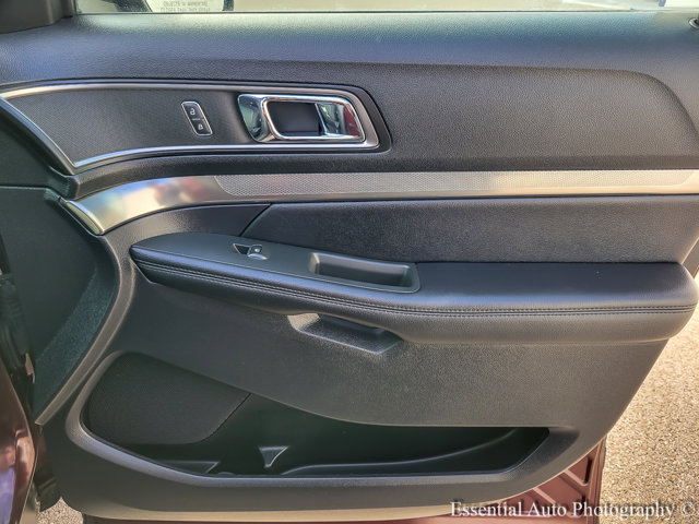 Vehicle image 21 of 24
