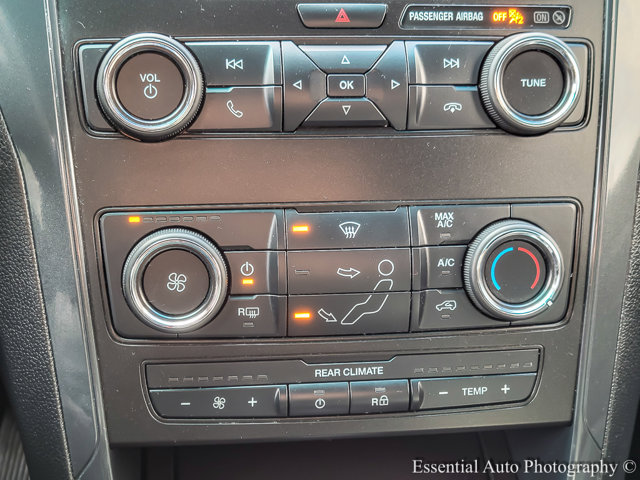 Vehicle image 15 of 24