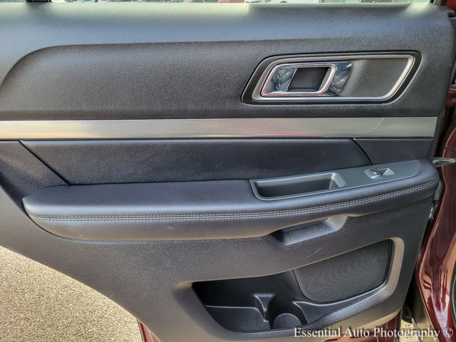 Vehicle image 18 of 24