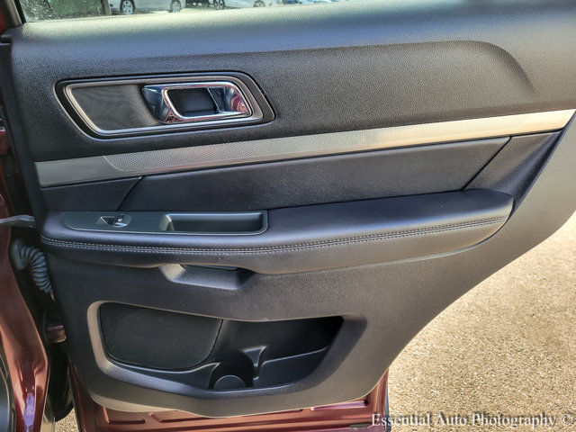 Vehicle image 20 of 24