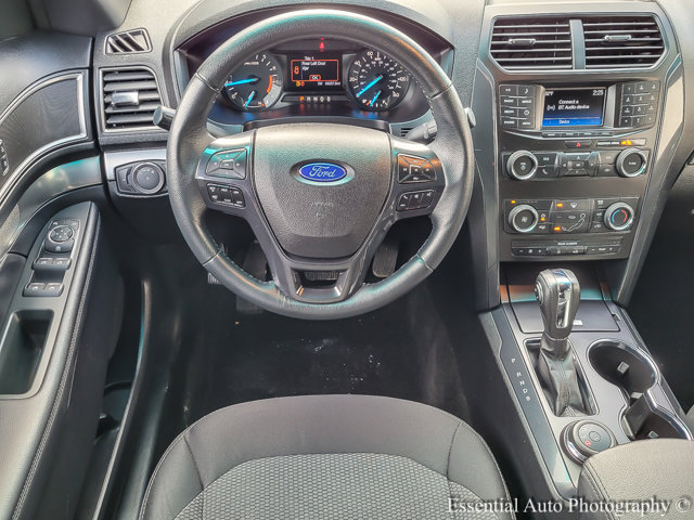 Vehicle image 11 of 24