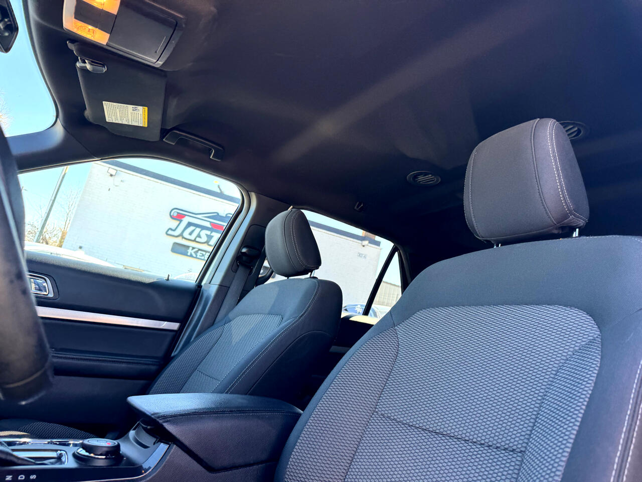 Vehicle image 65 of 93