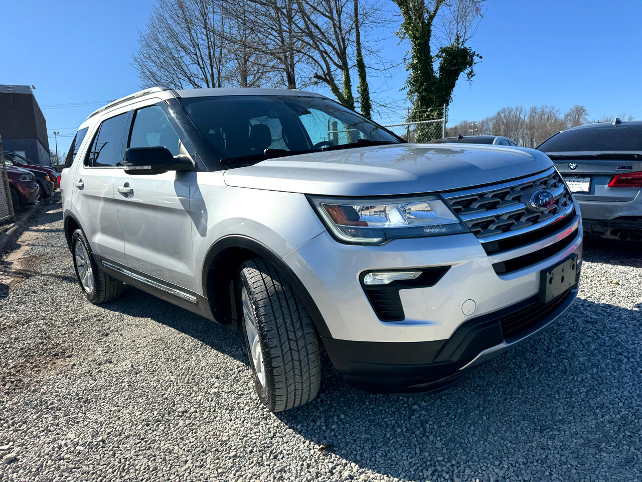 Vehicle image 10 of 93