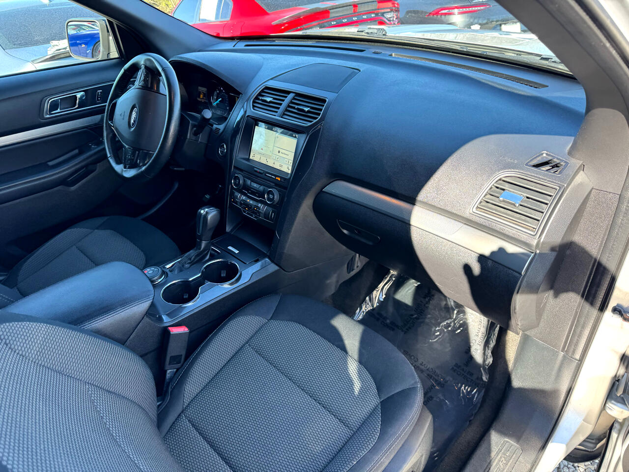 Vehicle image 22 of 93