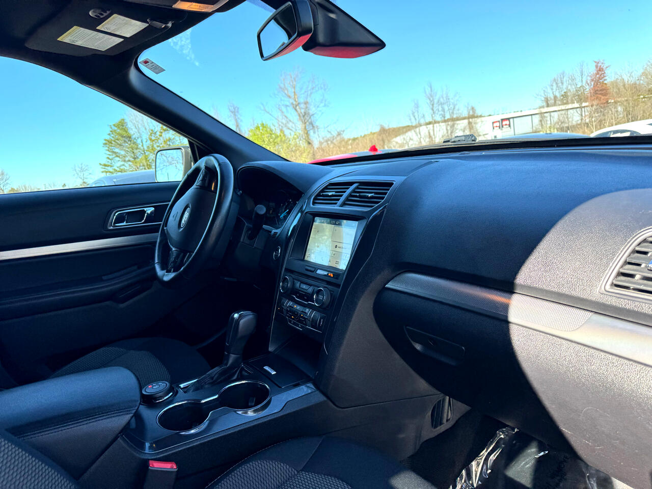 Vehicle image 26 of 93