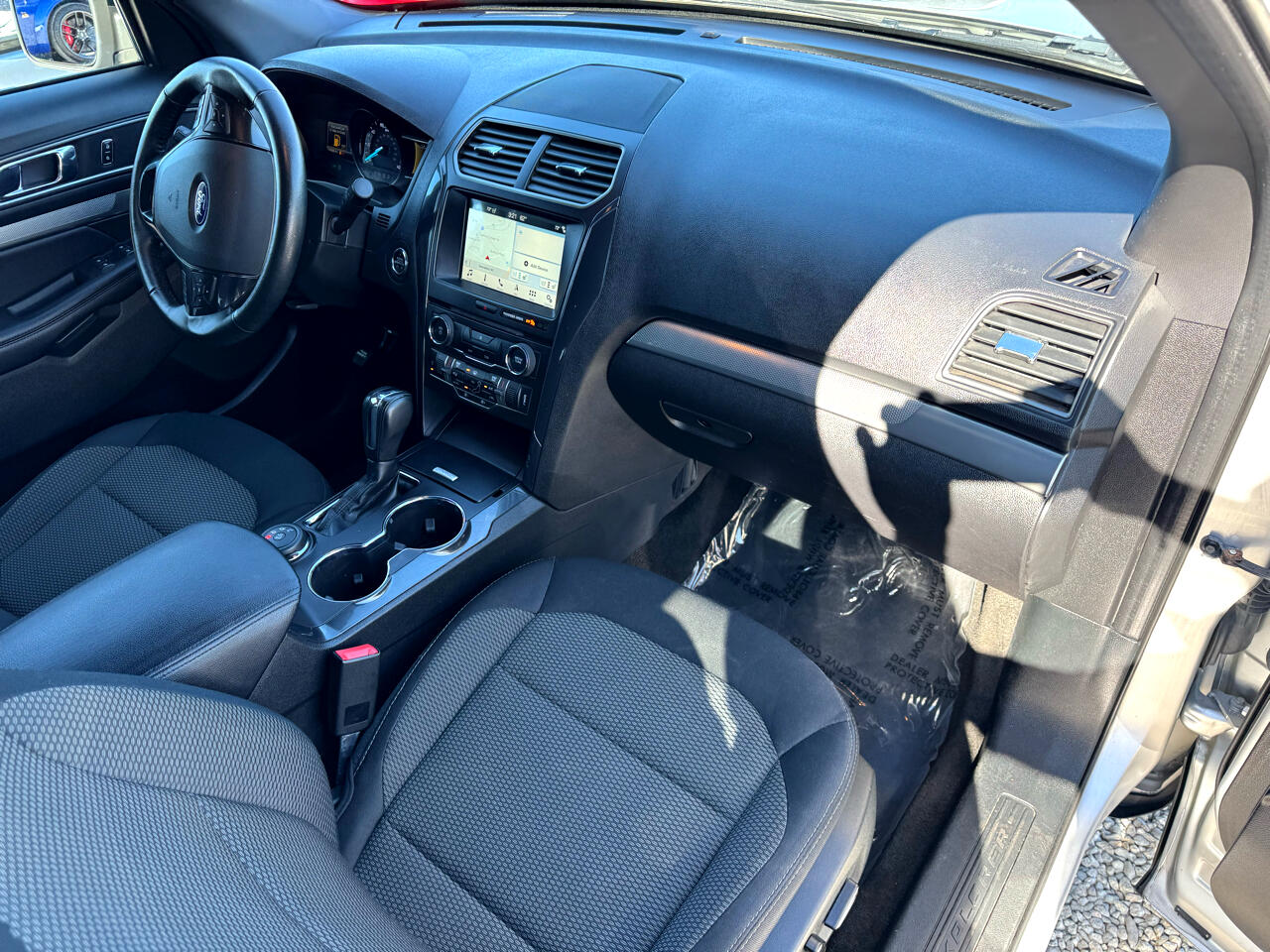 Vehicle image 21 of 93
