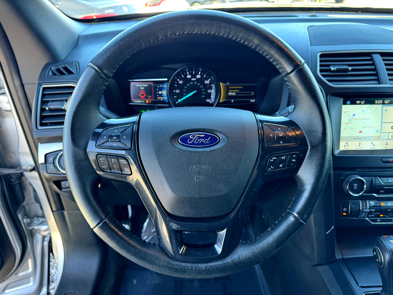 Vehicle image 68 of 93