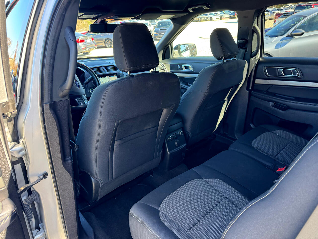 Vehicle image 45 of 93