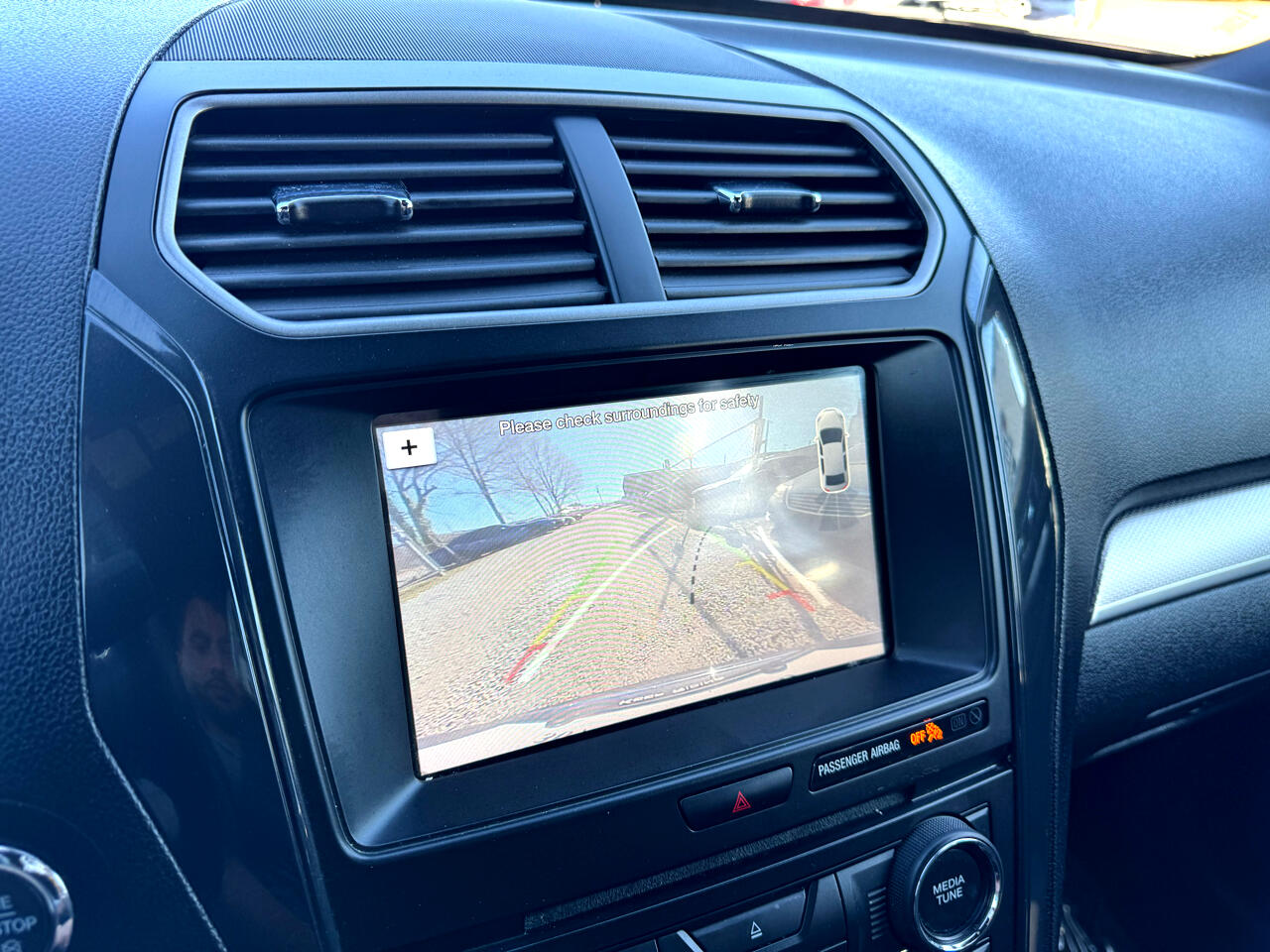 Vehicle image 75 of 93