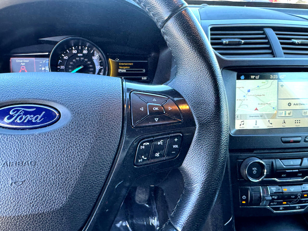 Vehicle image 70 of 93