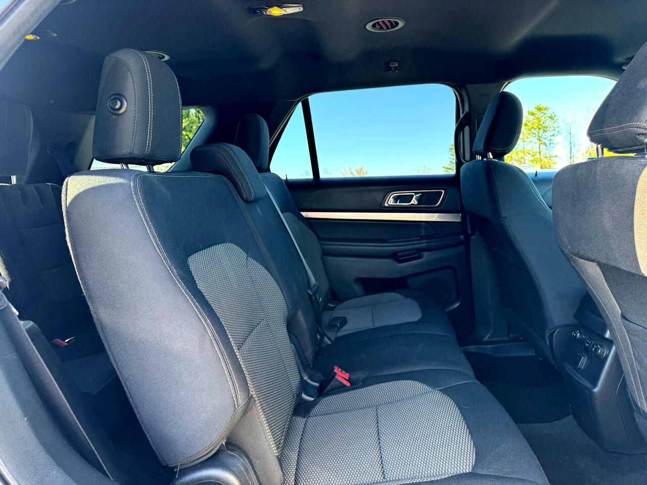 Vehicle image 38 of 93