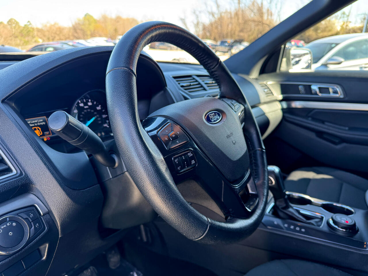 Vehicle image 67 of 93